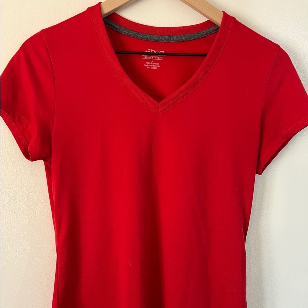 Women’s short sleeve red T-shirt like new!￼